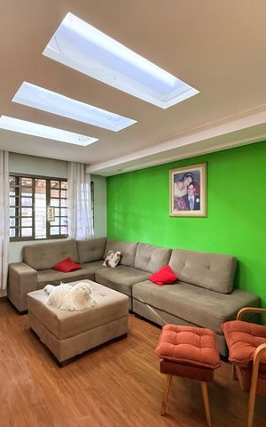 Casa à venda com 639m², 5 quartos e 4 vagasSala