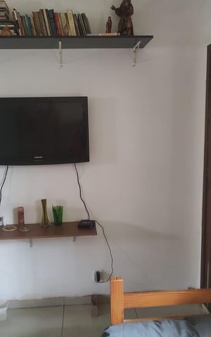 Casa à venda com 180m², 2 quartos e 1 vaga Casa à venda com 180m², 2 quartos e 1 vagaSala