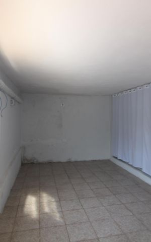 Casa para alugar com 140m², 3 quartos e 2 vagasFundos da casa / quarto 1