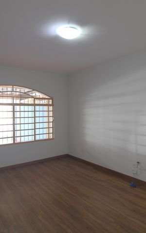 Casa para alugar com 140m², 3 quartos e 2 vagasSala