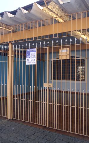 Casa para alugar com 140m², 3 quartos e 2 vagasFachada