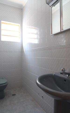 Casa para alugar com 140m², 3 quartos e 2 vagasBanheiro da suíte