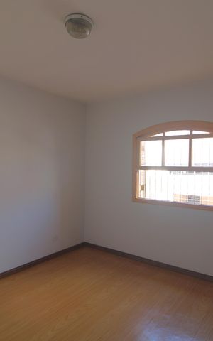 Casa para alugar com 140m², 3 quartos e 2 vagasSuíte