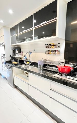 Apartamento para alugar com 189m², 3 quartos e 3 vagasCozinha