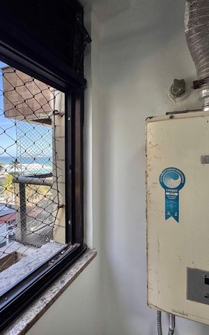 Apartamento para alugar com 172m², 4 quartos e 2 vagas Apartamento para alugar com 172m², 4 quartos e 2 vagasCozinha e Área de Serviço