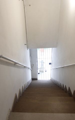 Apartamento para alugar com 85m², 2 quartos e sem vagaEscadas