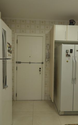 Apartamento à venda com 156m², 4 quartos e 2 vagasCozinha
