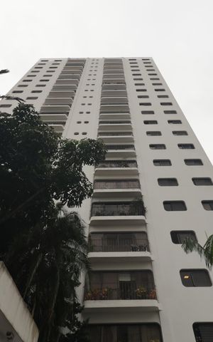 Apartamento à venda com 156m², 4 quartos e 2 vagasFachada