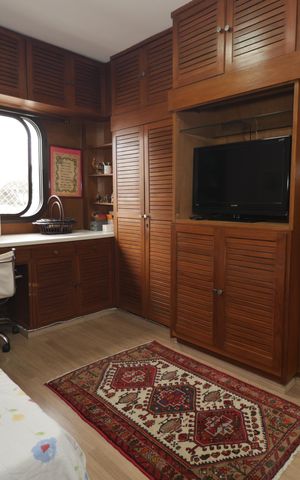 Apartamento à venda com 156m², 4 quartos e 2 vagasQuarto 2