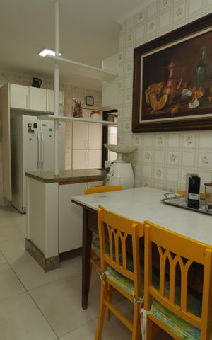 Apartamento à venda com 156m², 4 quartos e 2 vagasCozinha