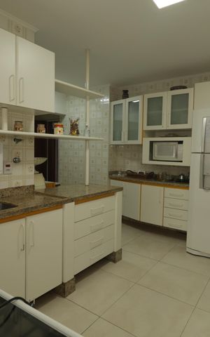 Apartamento à venda com 156m², 4 quartos e 2 vagasCozinha