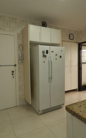 Apartamento à venda com 156m², 4 quartos e 2 vagasCozinha