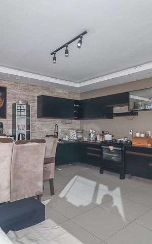Casa à venda com 102m², 4 quartos e sem vagaSala / Cozinha