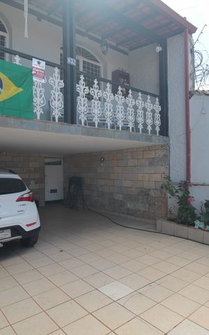 Casa à venda com 300m², 3 quartos e 4 vagasGaragem