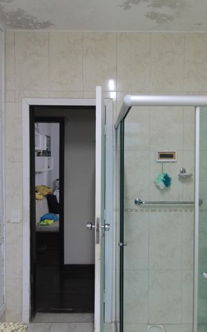 Casa à venda com 300m², 3 quartos e 4 vagasBanheiro Social