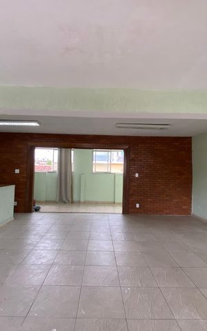Casa à venda com 340m², 4 quartos e 3 vagas