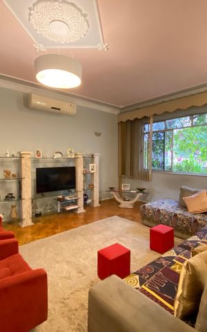 Casa à venda com 340m², 4 quartos e 3 vagas