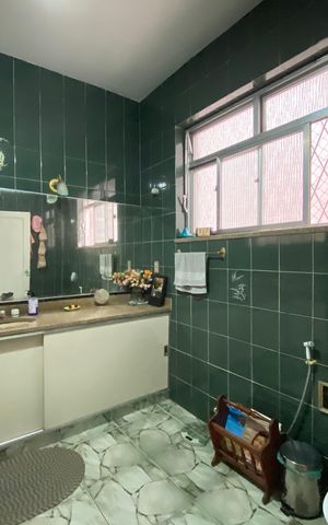 Casa à venda com 340m², 4 quartos e 3 vagas