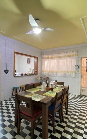 Casa à venda com 340m², 4 quartos e 3 vagas