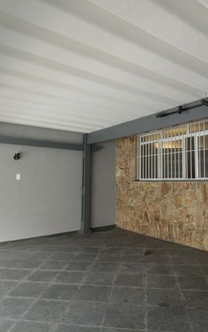 Casa à venda com 163m², 2 quartos e 2 vagas Casa à venda com 163m², 2 quartos e 2 vagasGaragem