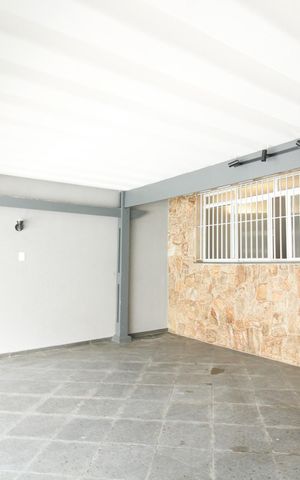 Casa à venda com 163m², 2 quartos e 2 vagas Casa à venda com 163m², 2 quartos e 2 vagasGaragem