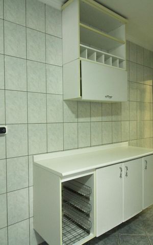 Casa à venda com 163m², 2 quartos e 2 vagas Casa à venda com 163m², 2 quartos e 2 vagasCozinha