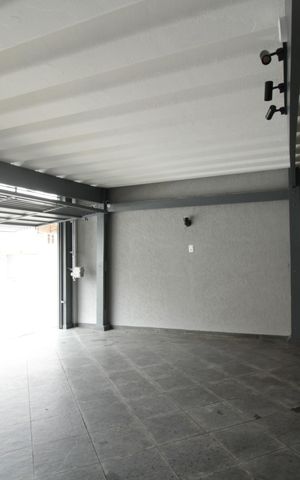 Casa à venda com 163m², 2 quartos e 2 vagas Casa à venda com 163m², 2 quartos e 2 vagasGaragem