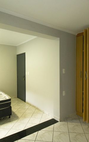 Casa à venda com 163m², 2 quartos e 2 vagas Casa à venda com 163m², 2 quartos e 2 vagasSuite