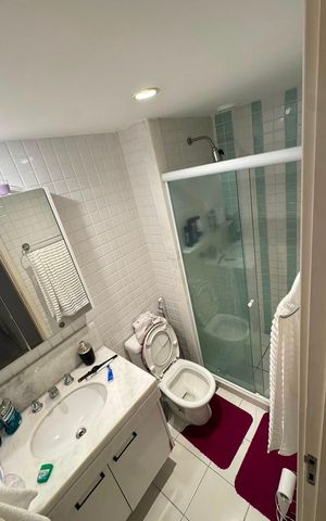 Apartamento à venda com 99m², 3 quartos e 1 vaga Apartamento à venda com 99m², 3 quartos e 1 vagaBanheiro