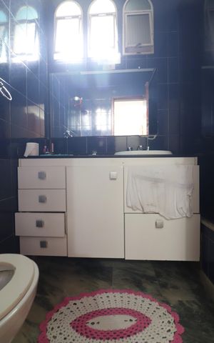 Casa à venda com 147m², 2 quartos e 3 vagasBanheiro Social