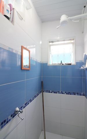Casa à venda com 147m², 2 quartos e 3 vagasQuarto 1 - Suíte Banheiro 