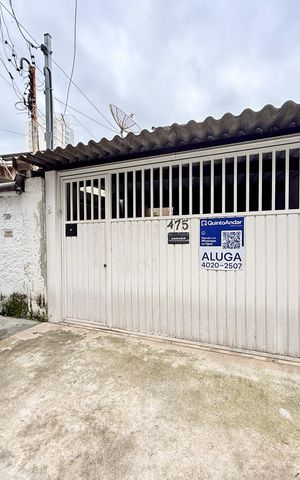 Casa para alugar com 160m², 4 quartos e 2 vagasFachada