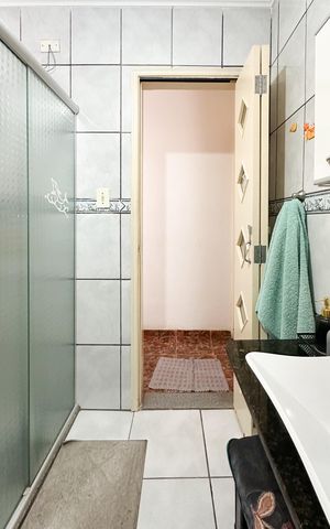 Casa à venda com 80m², 2 quartos e 1 vaga Casa à venda com 80m², 2 quartos e 1 vagaBanheiro Social