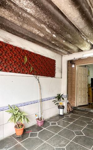 Casa à venda com 80m², 2 quartos e 1 vaga Casa à venda com 80m², 2 quartos e 1 vagaGaragem