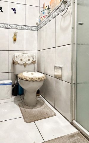 Casa à venda com 80m², 2 quartos e 1 vaga Casa à venda com 80m², 2 quartos e 1 vagaBanheiro Social