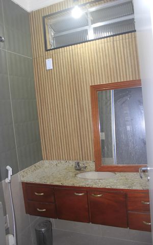 Casa à venda com 210m², 3 quartos e sem vagaLavabo