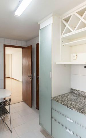 Apartamento à venda com 210m², 3 quartos e 2 vagasCozinha