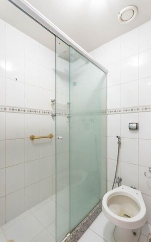 Apartamento à venda com 210m², 3 quartos e 2 vagasBanheiro 1