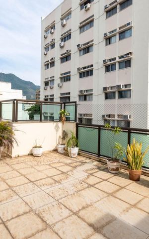 Apartamento à venda com 210m², 3 quartos e 2 vagasCobertura