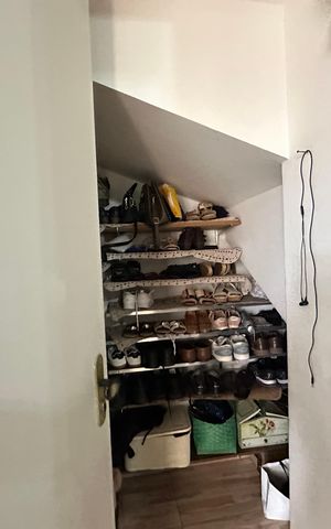 Casa à venda com 110m², 3 quartos e 2 vagas Casa à venda com 110m², 3 quartos e 2 vagasCloset