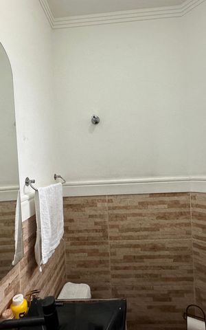 Casa à venda com 110m², 3 quartos e 2 vagas Casa à venda com 110m², 3 quartos e 2 vagasLavabo