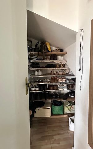 Casa à venda com 110m², 3 quartos e 2 vagas Casa à venda com 110m², 3 quartos e 2 vagasCloset