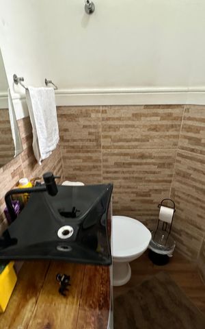 Casa à venda com 110m², 3 quartos e 2 vagas Casa à venda com 110m², 3 quartos e 2 vagasLavabo