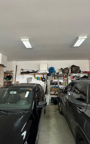 Casa à venda com 110m², 3 quartos e 2 vagas Casa à venda com 110m², 3 quartos e 2 vagasGaragem