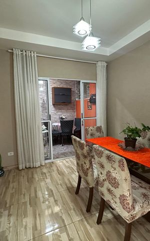 Casa à venda com 110m², 3 quartos e 2 vagas Casa à venda com 110m², 3 quartos e 2 vagasSala