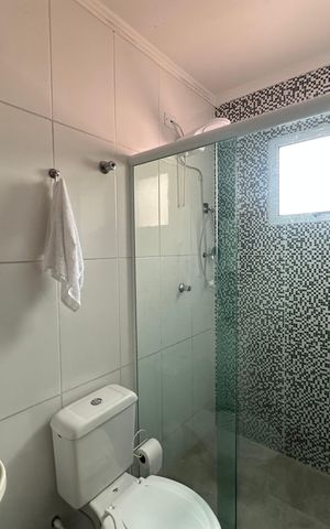 Casa à venda com 110m², 3 quartos e 2 vagas Casa à venda com 110m², 3 quartos e 2 vagasBanheiro Social