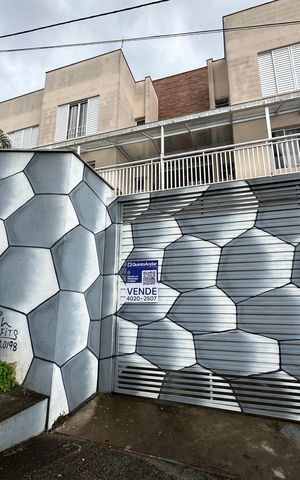 Casa à venda com 110m², 3 quartos e 2 vagas Casa à venda com 110m², 3 quartos e 2 vagasFachada