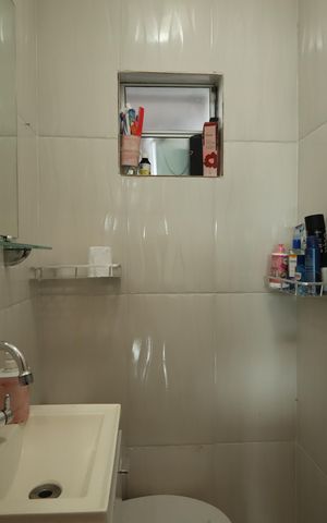 Casa de condomínio à venda com 151m², 2 quartos e 2 vagasLavabo