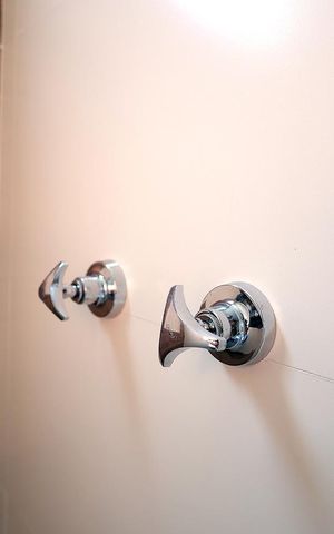 Apartamento à venda com 54m², 2 quartos e 2 vagas Apartamento à venda com 54m², 2 quartos e 2 vagasBanheiro