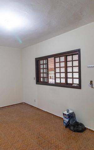 Casa à venda com 250m², 3 quartos e 1 vaga Casa à venda com 250m², 3 quartos e 1 vagaSalas
